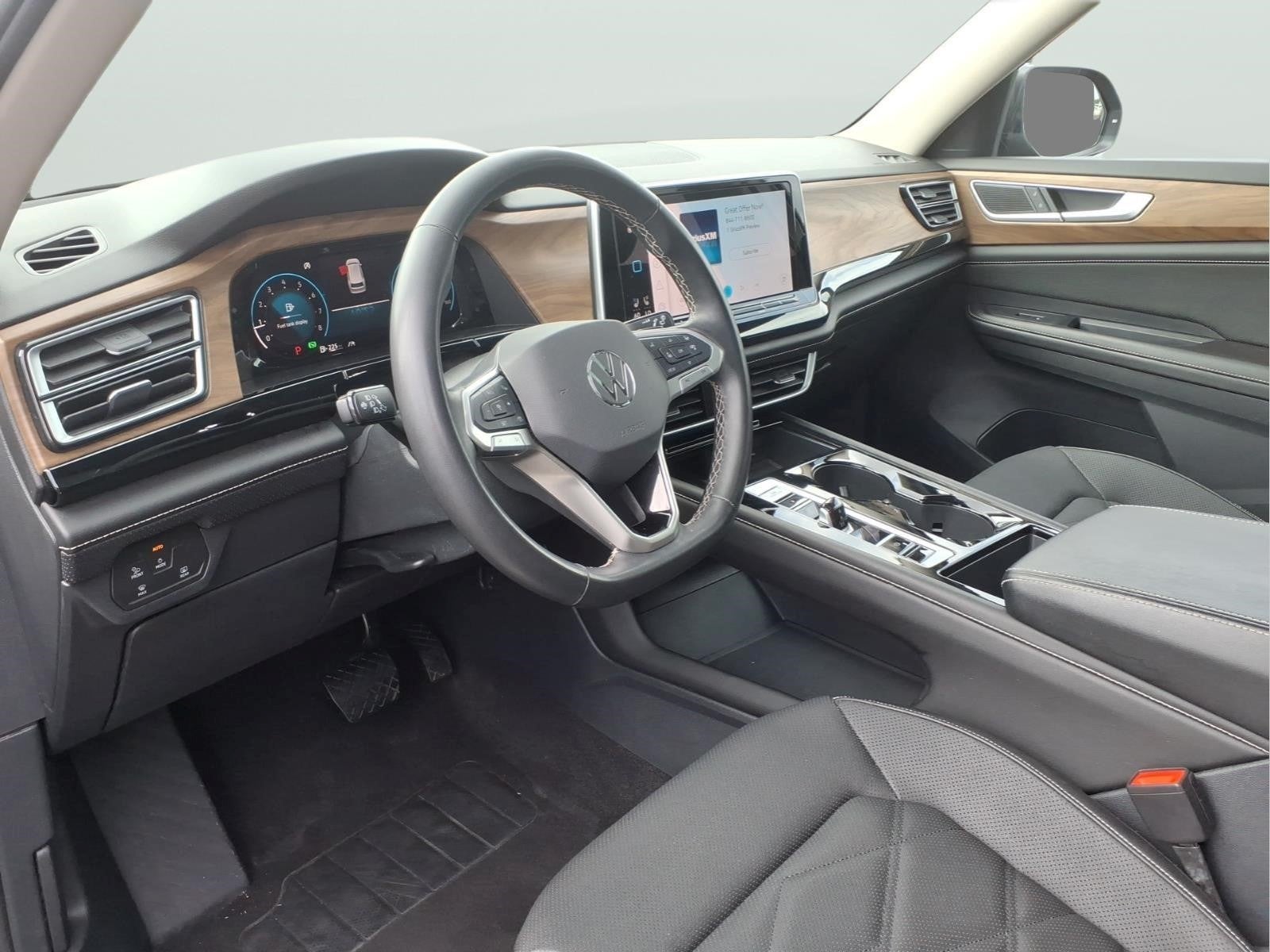 2024 Volkswagen Atlas 2.0T SE w/Technology