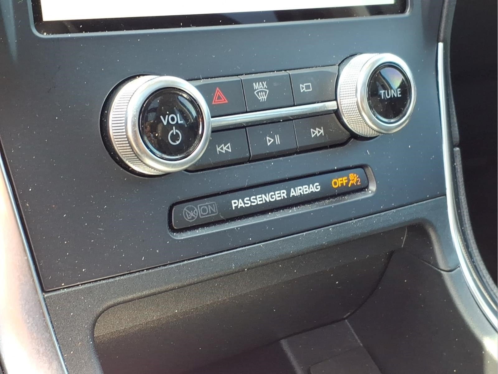 2023 Ford Edge Titanium