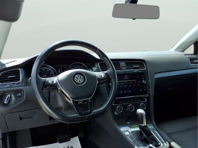 2018 Volkswagen Golf SportWagen SE