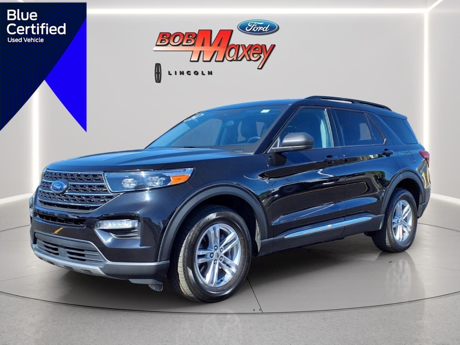 2024 Ford Explorer XLT 4WD's photo