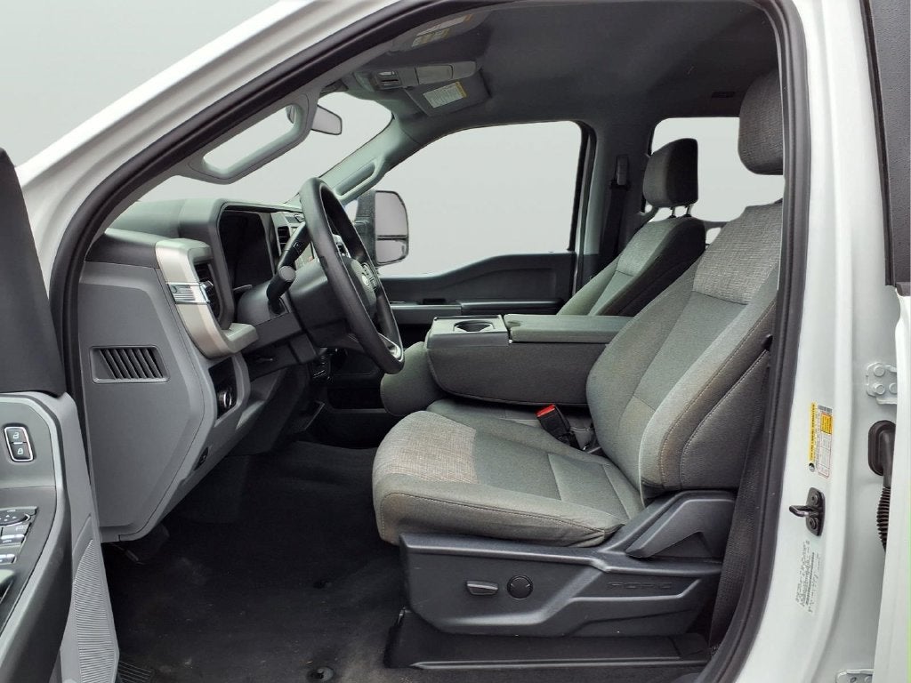 2025 Ford F-350SD XLT DRW