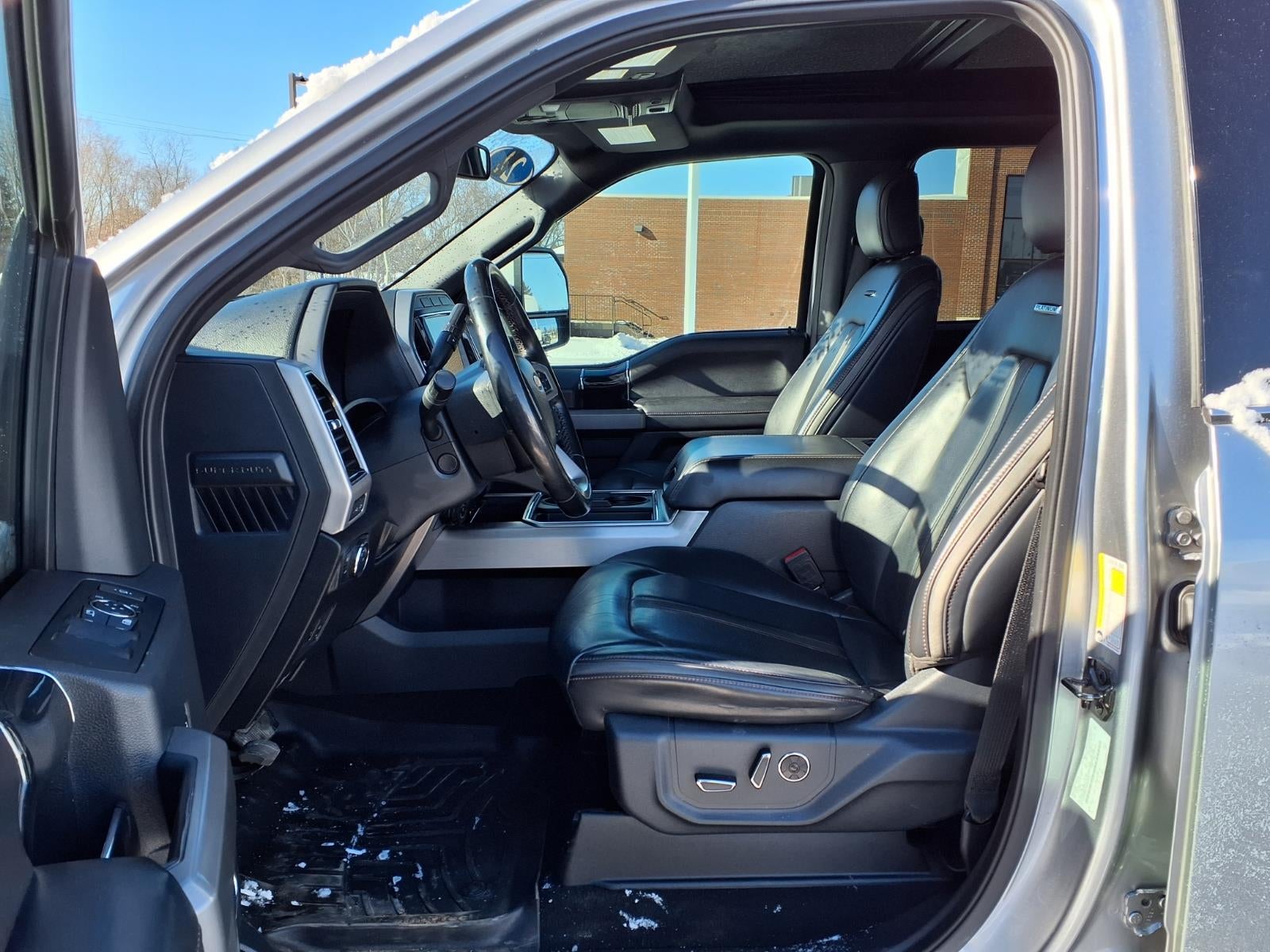 2022 Ford F-450 Super Duty Platinum