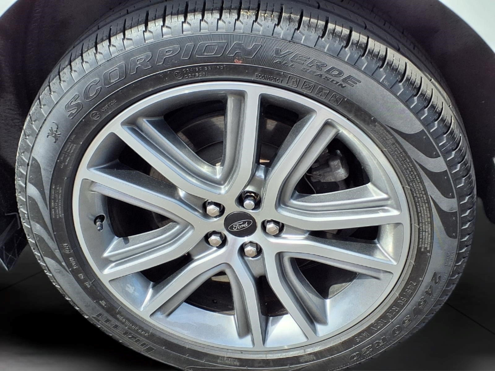 2024 Ford Edge Titanium
