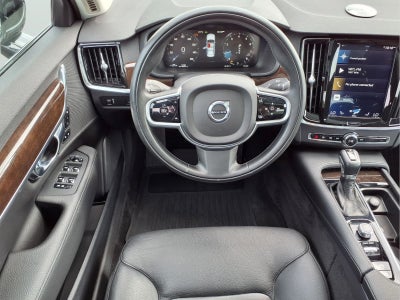 2019 Volvo S90 T6 Momentum